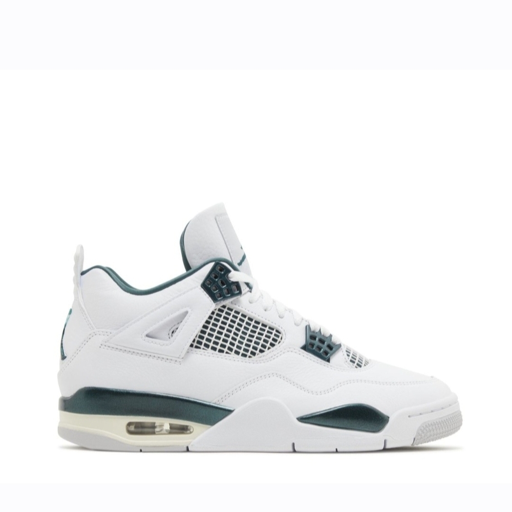Jordan 4 Retro Size 9 with Box